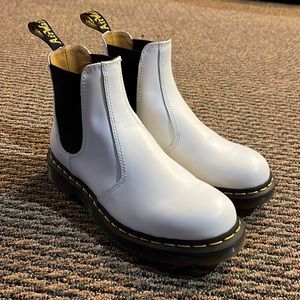 Doc Martens 2976 yellow stitch smooth leather Chelsea boots in white
